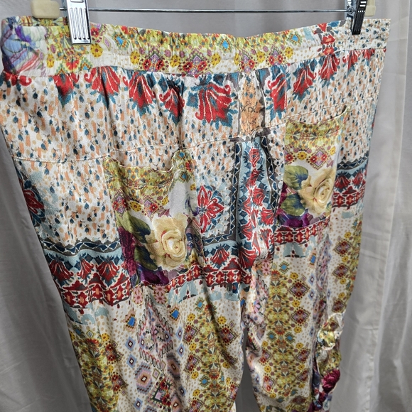 Johnny Was Bohemian Print Cargo Jogger Style Pants - Picture 7 of 12